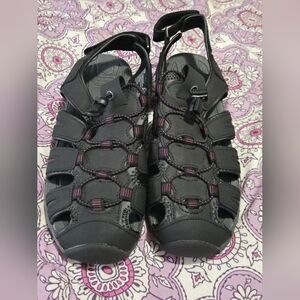 Size 10M Khombu Comfort Sandals "Ashley" Black With Purple Sandals Velcro Back.